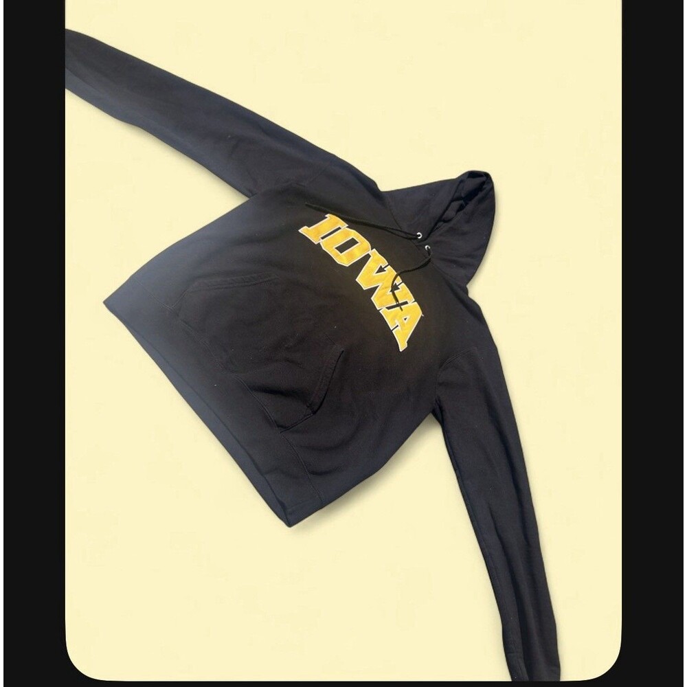 Champion Iowa Hawkeyes Hoodie Black Pullover Men’s Medium Embroidered Logo
